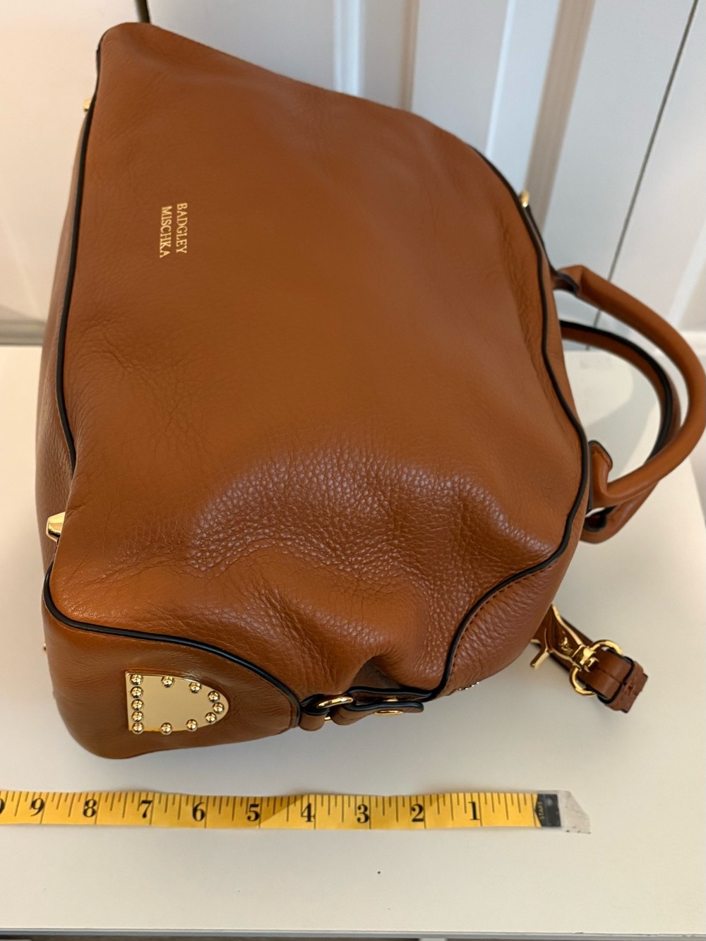 BADGLEY MISCHKA, Tan Leather Top-Handle Bag with Shoulder Strap - Picture 7 of 9